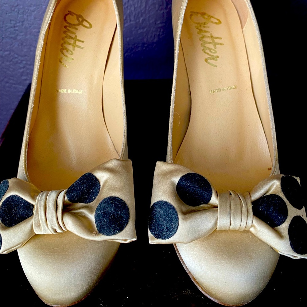 Italian luxury, “Butter”, for looking special! 4 in heels that are easy to wear!
